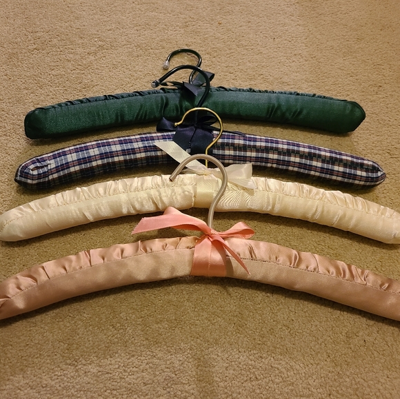 Elegant vintage padded hangers! - Picture 1 of 2